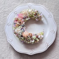 紫陽花で三日月リース