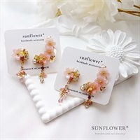 桜のアシンメトリーなイヤーカフ＆ピアス・イヤリング