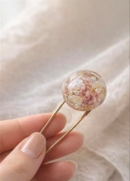 お花を閉じ込めた優しいストールピン(ピンク)