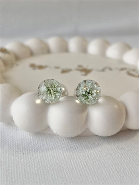 咲（えみ）–Emi– パールキャッチピアス｜かすみ草の一粒・2way(ペールグリーン)