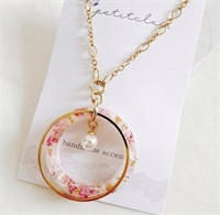 透明感溢れるお花のネックレス(ピンク)