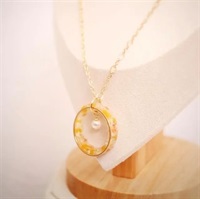 透明感溢れるお花のネックレス(イエロー)