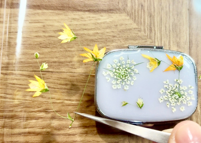 レジンで作るハンドメイドキット「幸せを運ぶピルケース」制作過程⑨