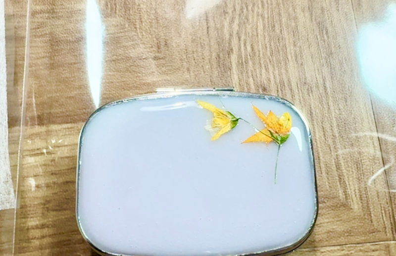 レジンで作るハンドメイドキット「幸せを運ぶピルケース」制作過程⑫