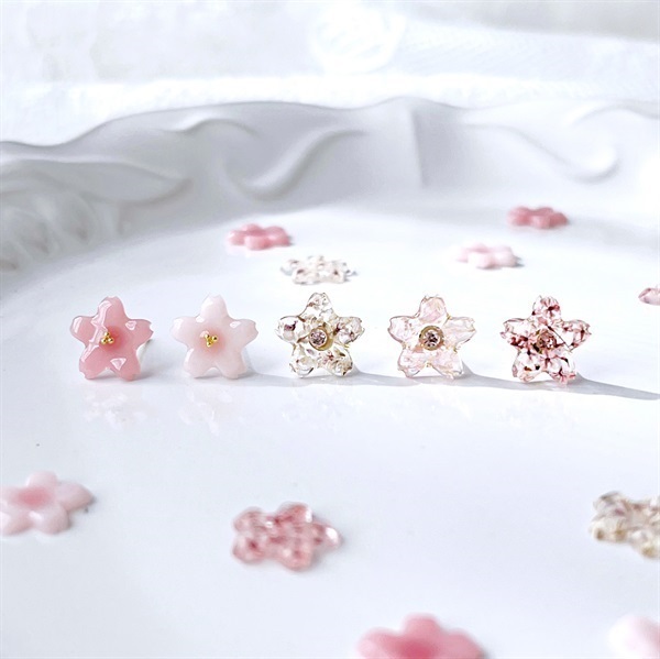 陽春桜*さくらとスワロフスキーのミニピアス/イヤリング 陽春桜*さくらとスワロフスキーのミニピアス/イヤリング